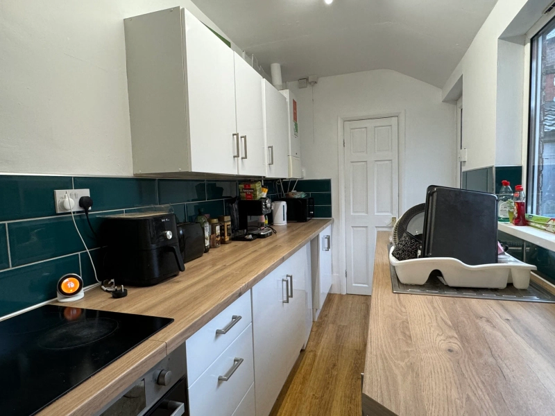 St. Andrews Street - 3 Bed Student House - Thumbnail 3